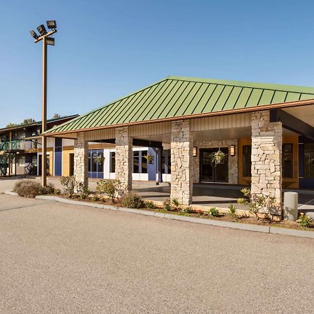 Travelodge By Wyndham Abbotsford Bakerview Esterno foto