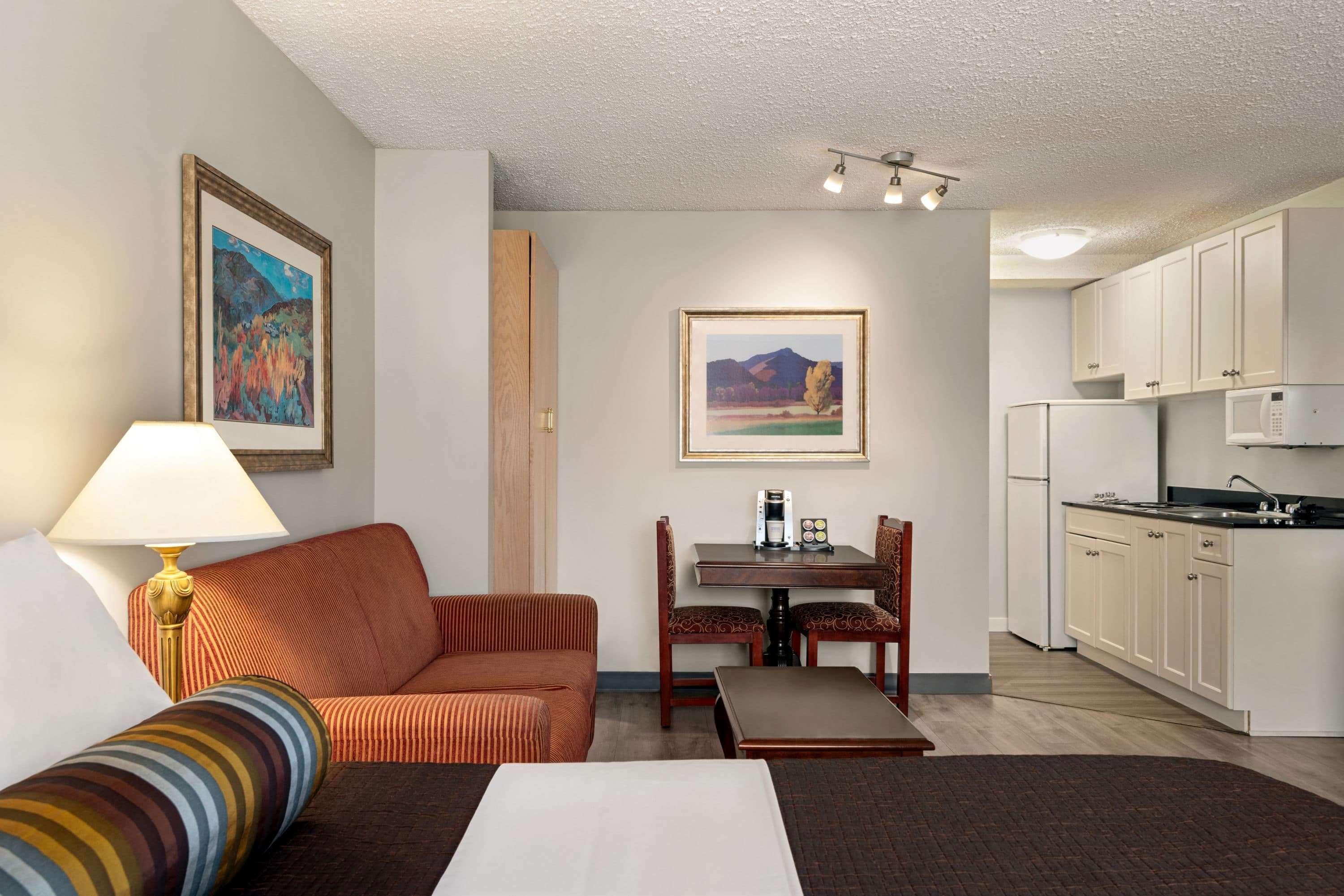 Travelodge By Wyndham Abbotsford Bakerview Esterno foto
