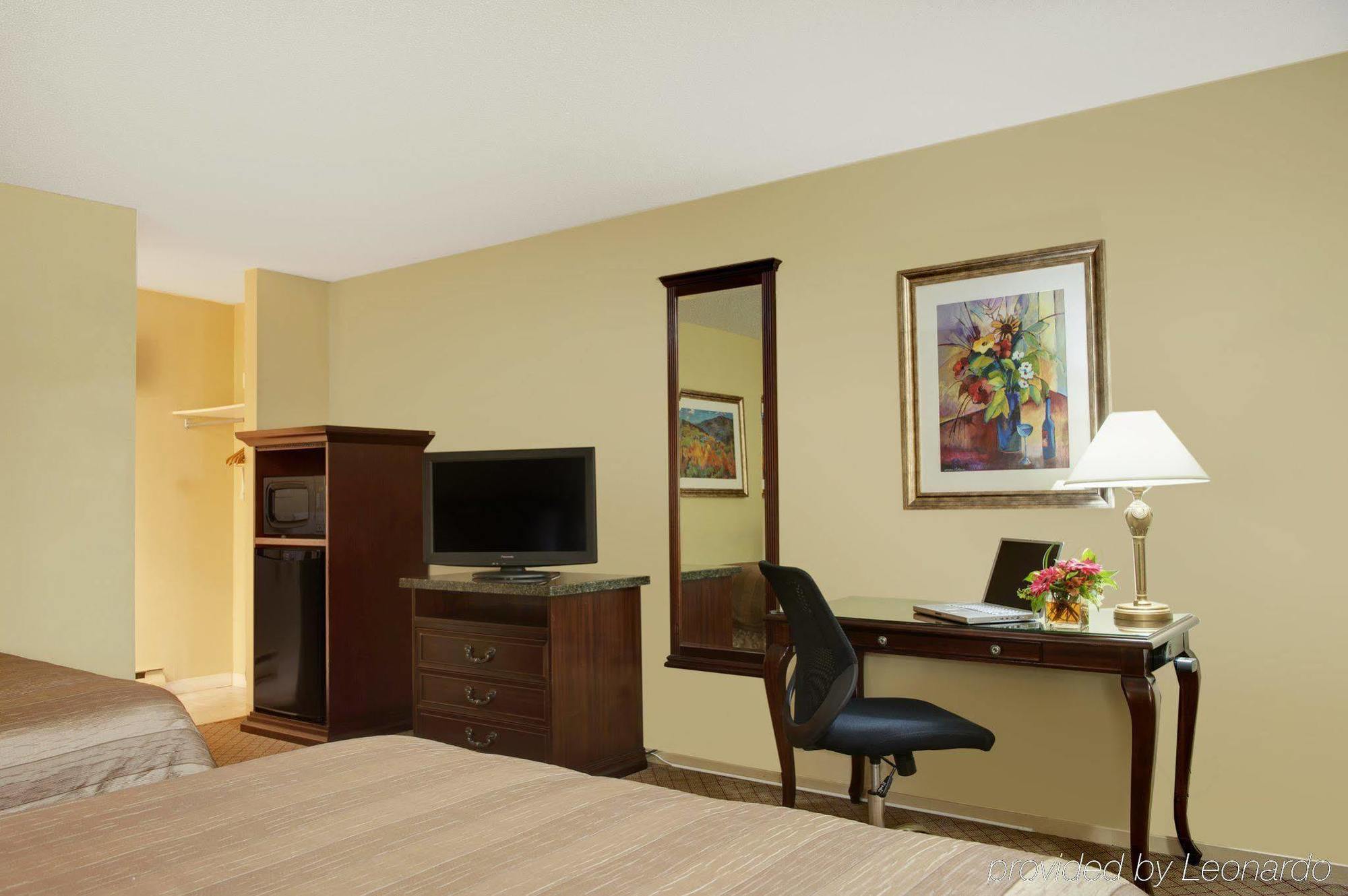 Travelodge By Wyndham Abbotsford Bakerview Esterno foto