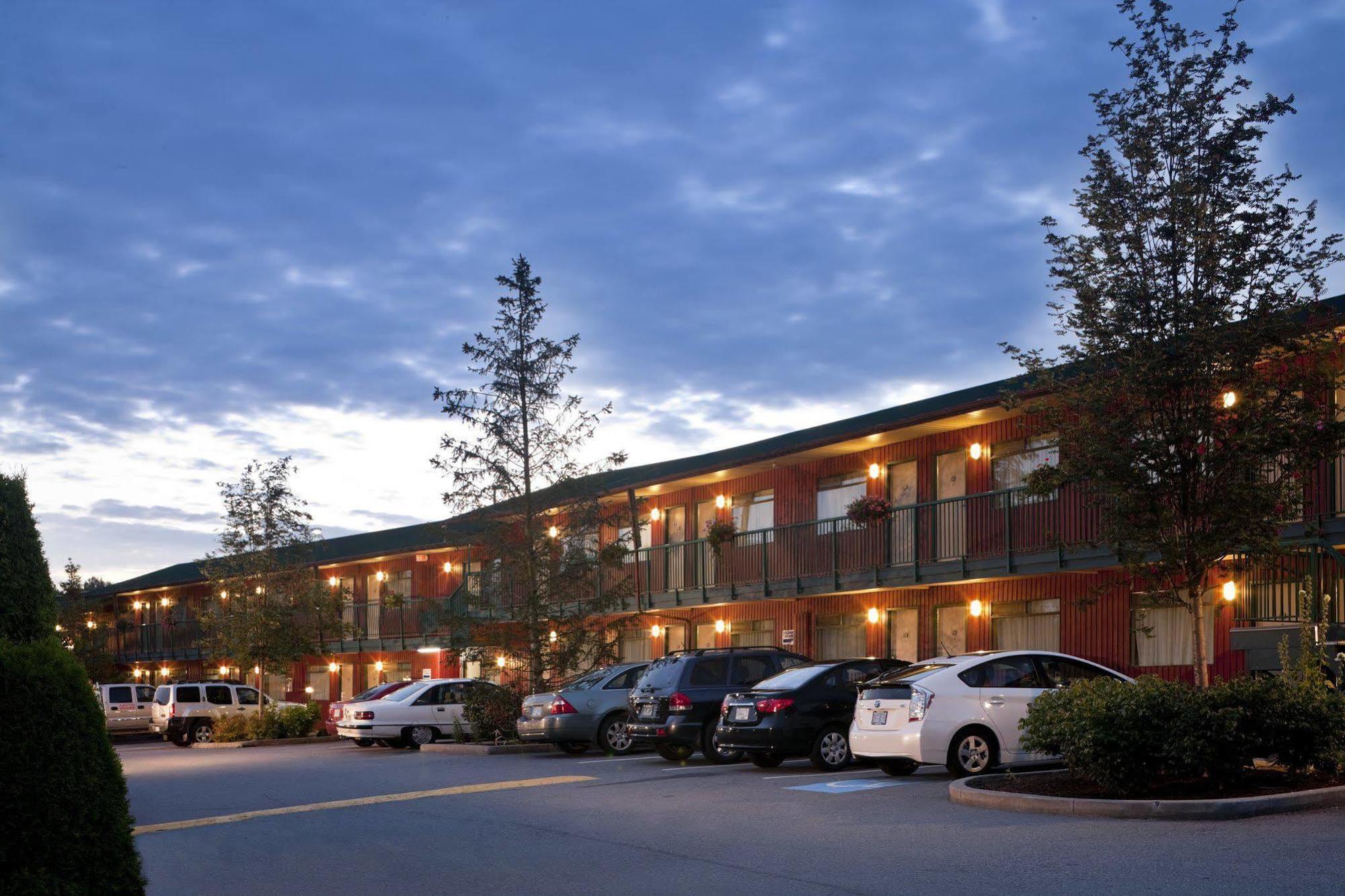 Travelodge By Wyndham Abbotsford Bakerview Esterno foto
